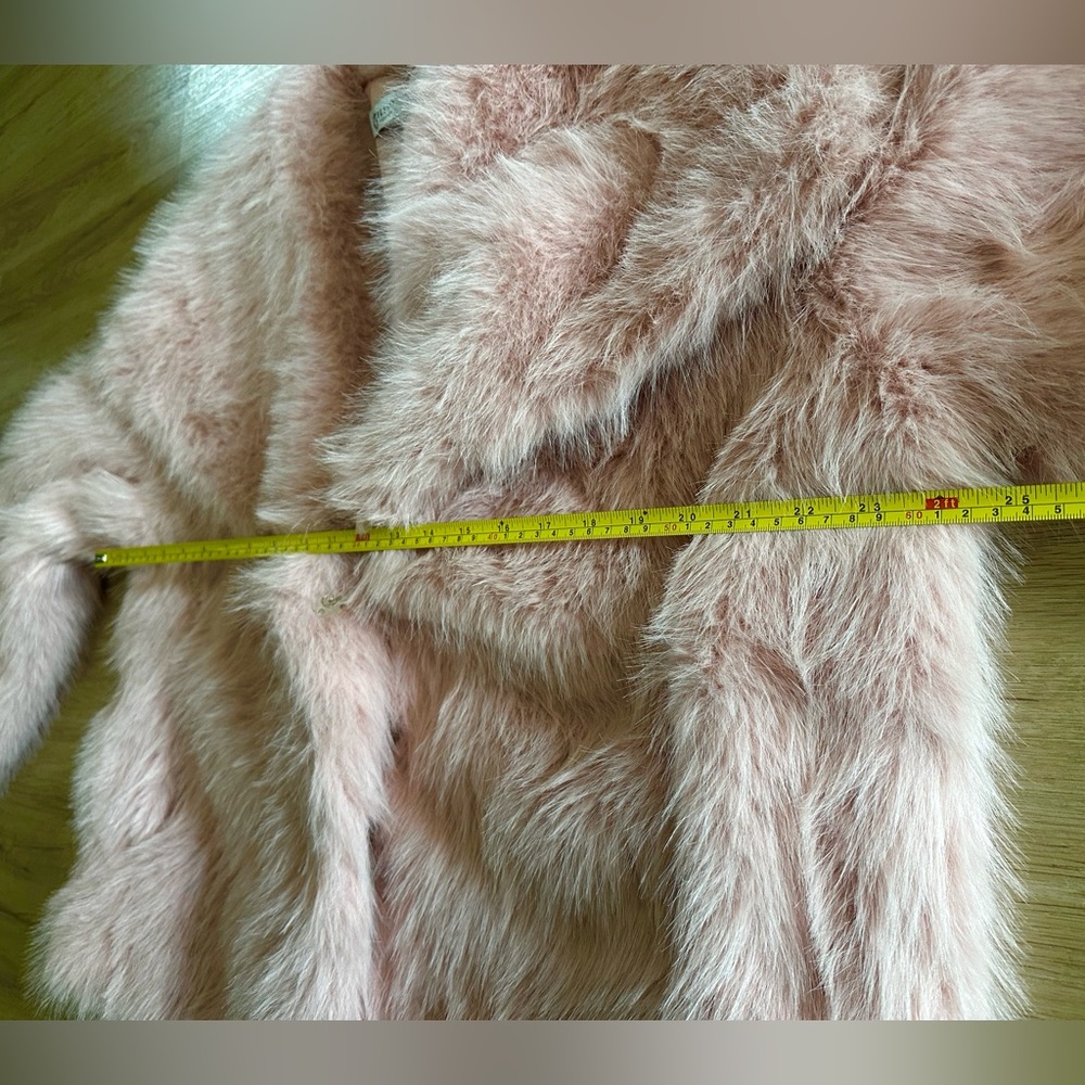 Elegant Pink Faux Fur Jacket - Picture 5 of 7